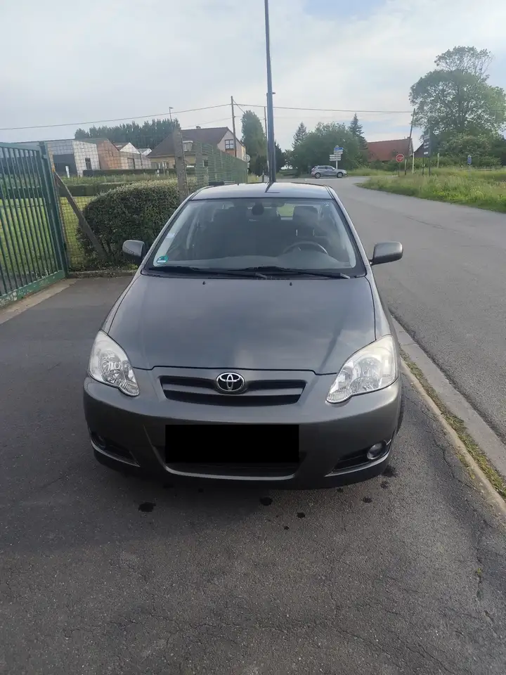 Toyota Corolla 100 VVT-i LinÃ©a Terra