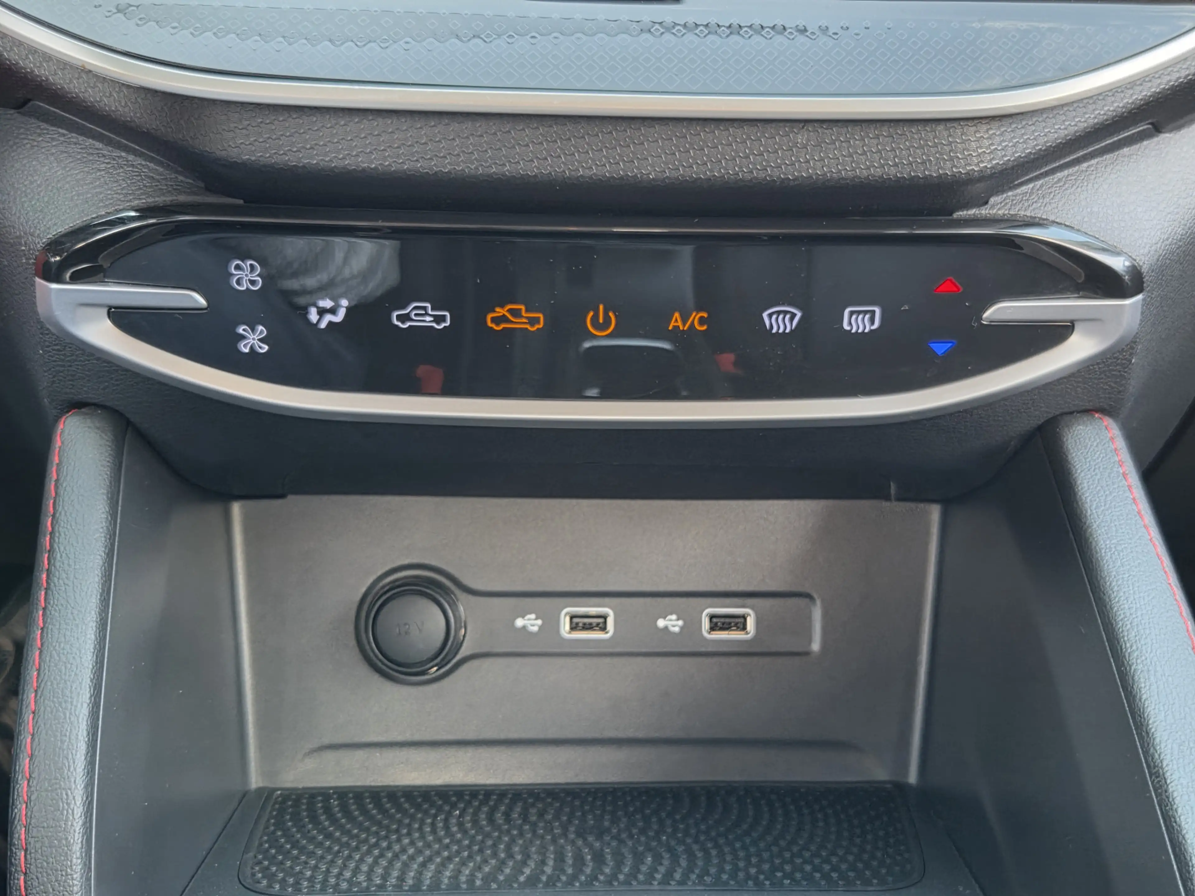 Maxus T90 EV 89 kWh Dubbel Cabine Zwart leer ECC Airco Verw — photo 20