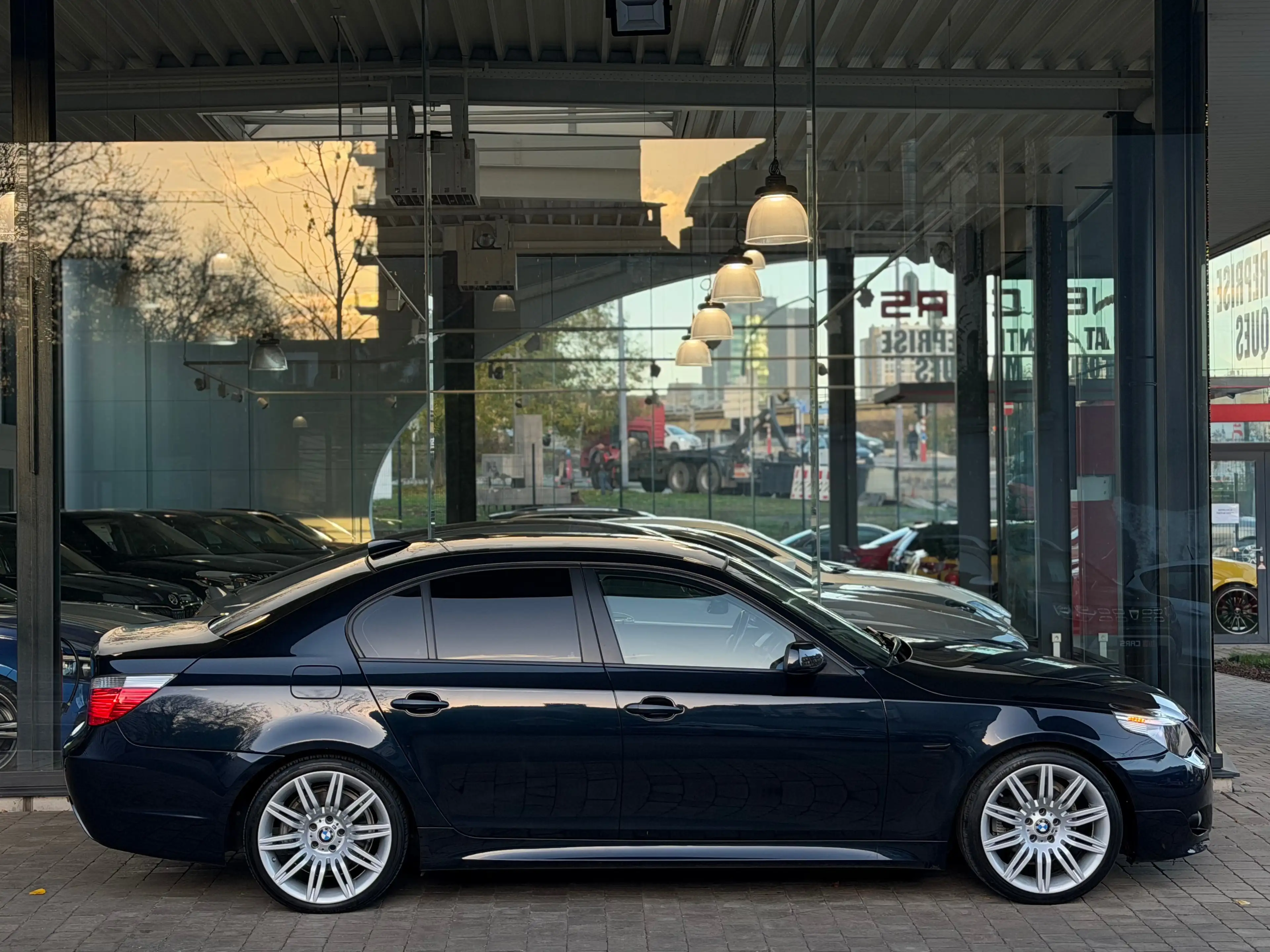 BMW 520 d "PACK M" GPS-CUIR ELEC-CLIM-PDC-JA19P-GAR 12MOIS — photo 8
