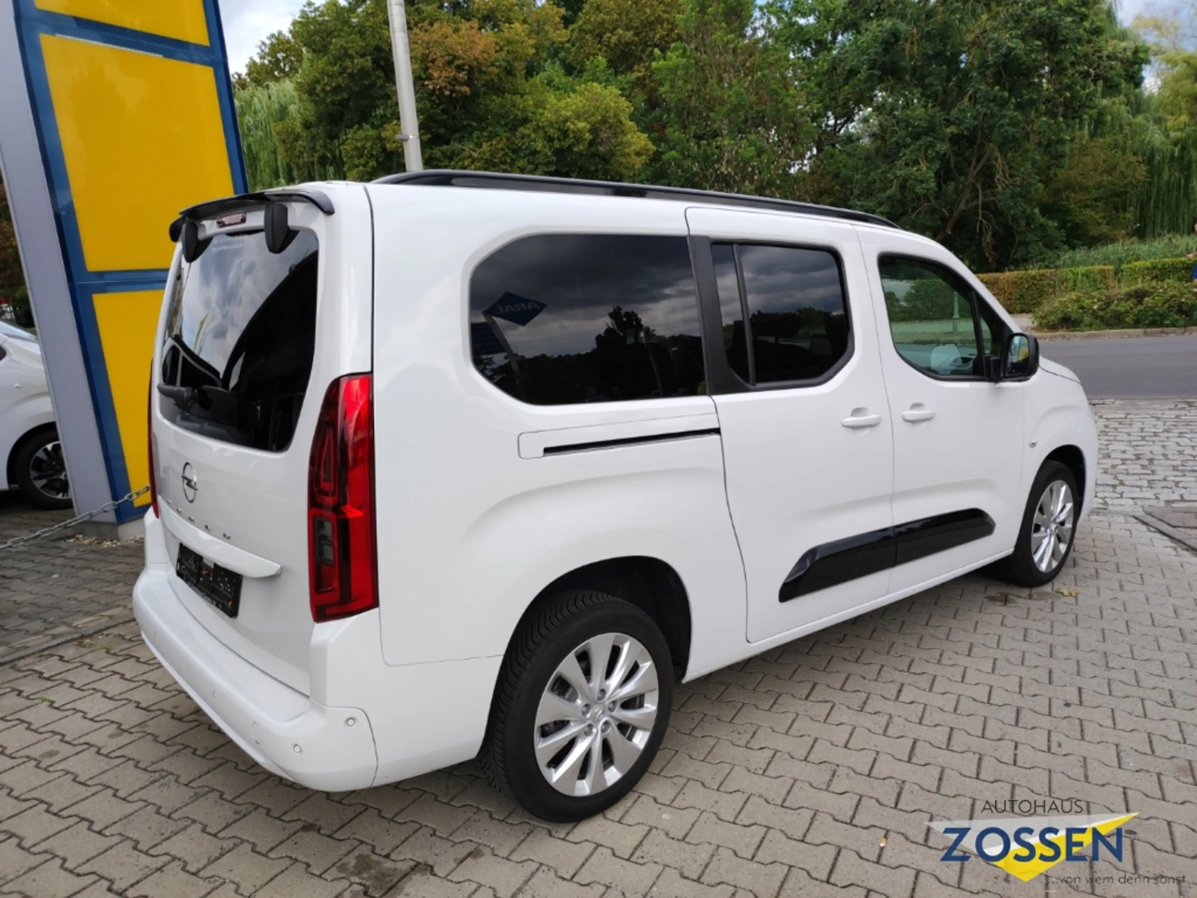 Opel Combo Life GS XL+Matrix+Allwetterr.+7 Sitzer+Navi+Appel Car P — photo 5