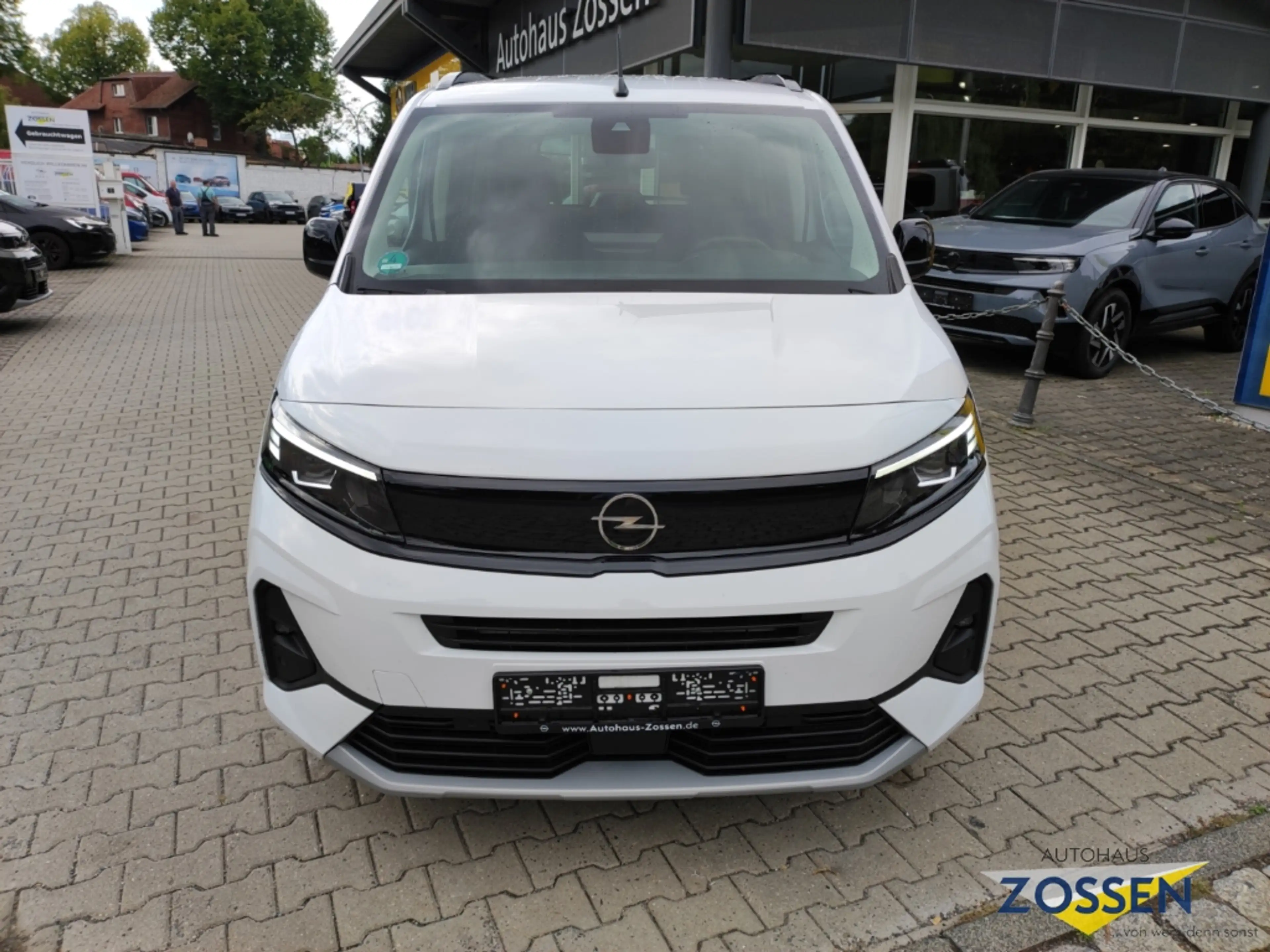 Opel Combo Life GS XL+Matrix+Allwetterr.+7 Sitzer+Navi+Appel Car P — photo 2