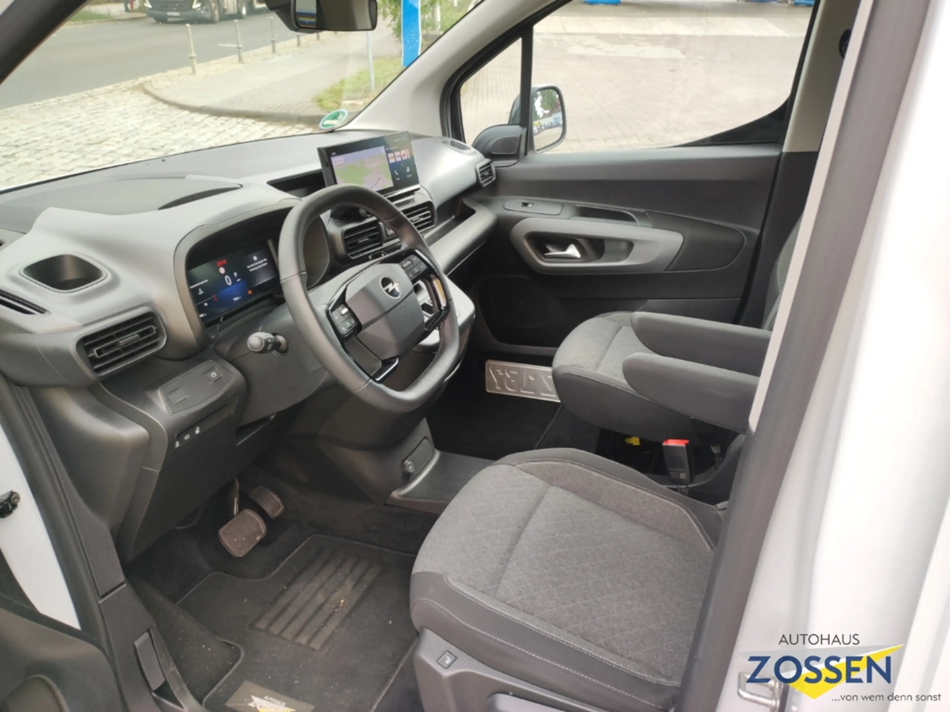 Opel Combo Life GS XL+Matrix+Allwetterr.+7 Sitzer+Navi+Appel Car P — photo 14