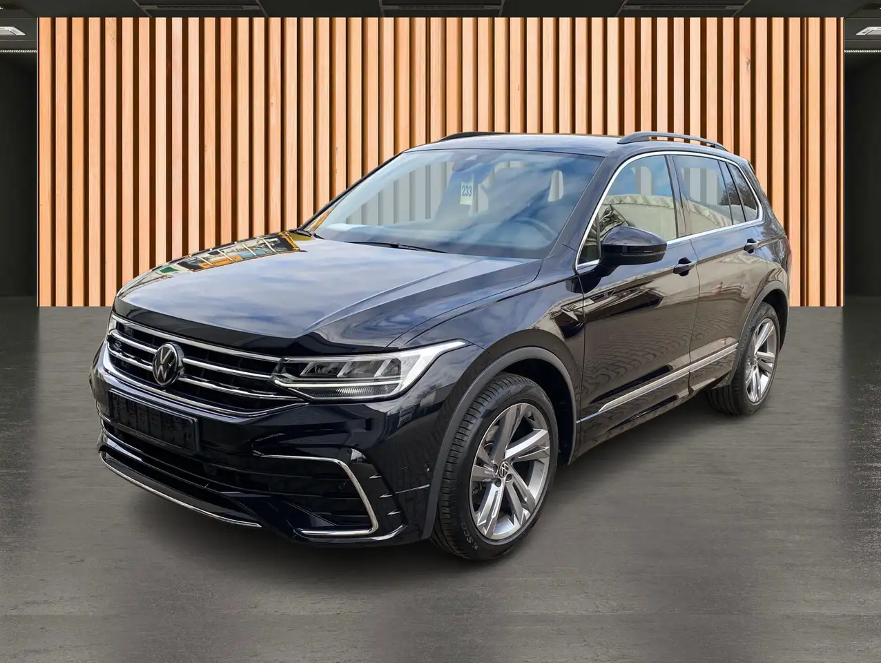 Volkswagen Tiguan 1.5 TSI DSG R-Line*NaviPro*Harman Kardon 2