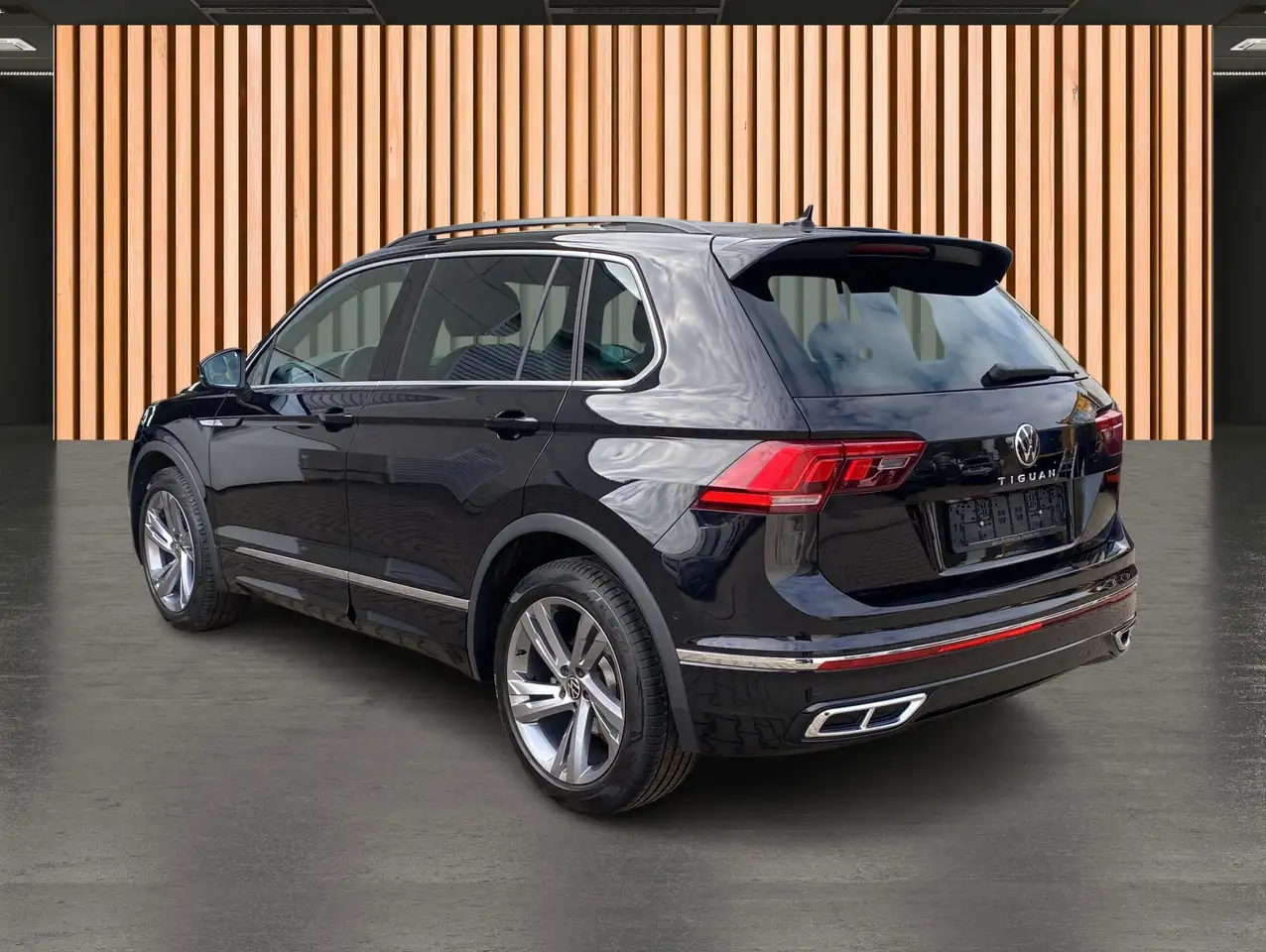 Volkswagen Tiguan 1.5 TSI DSG R-Line*NaviPro*Harman Kardon 4