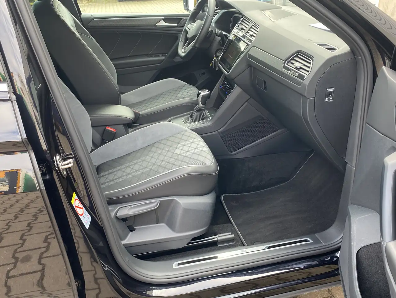 Volkswagen Tiguan 1.5 TSI DSG R-Line*NaviPro*Harman Kardon 15