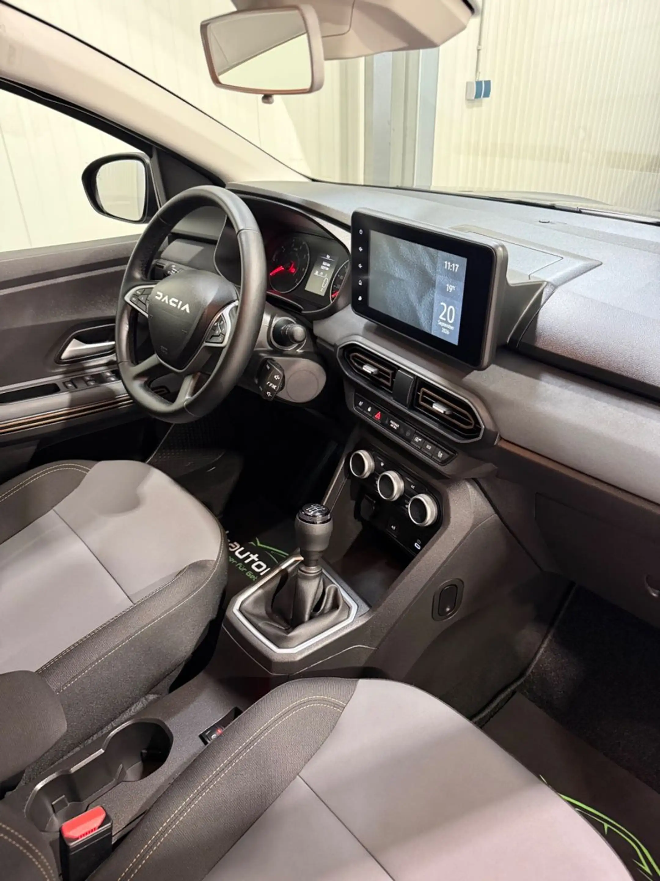 Dacia Jogger TCe 110 Extreme, Kamera, Keyless, wenigKM — photo 9