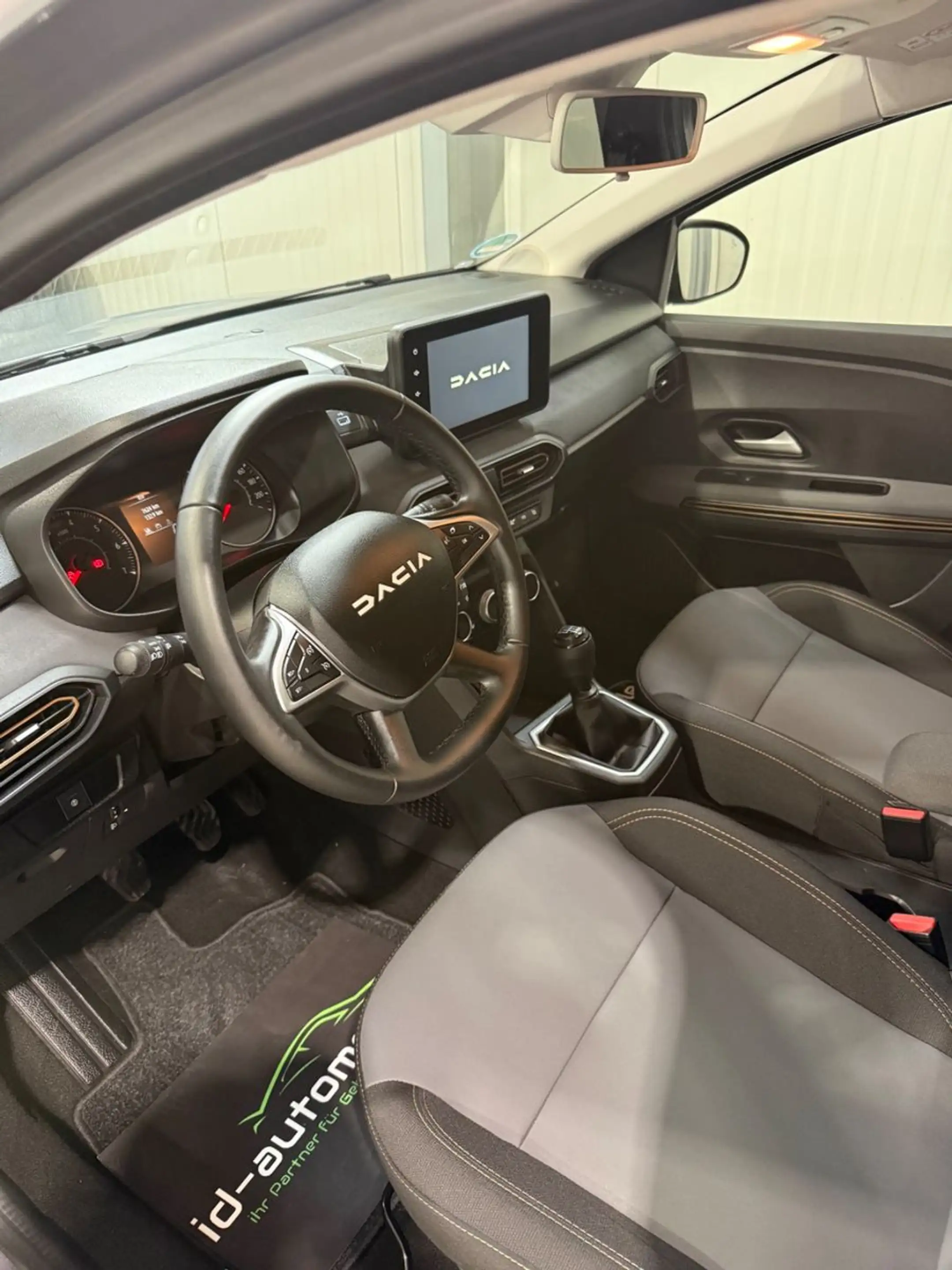 Dacia Jogger TCe 110 Extreme, Kamera, Keyless, wenigKM — photo 7