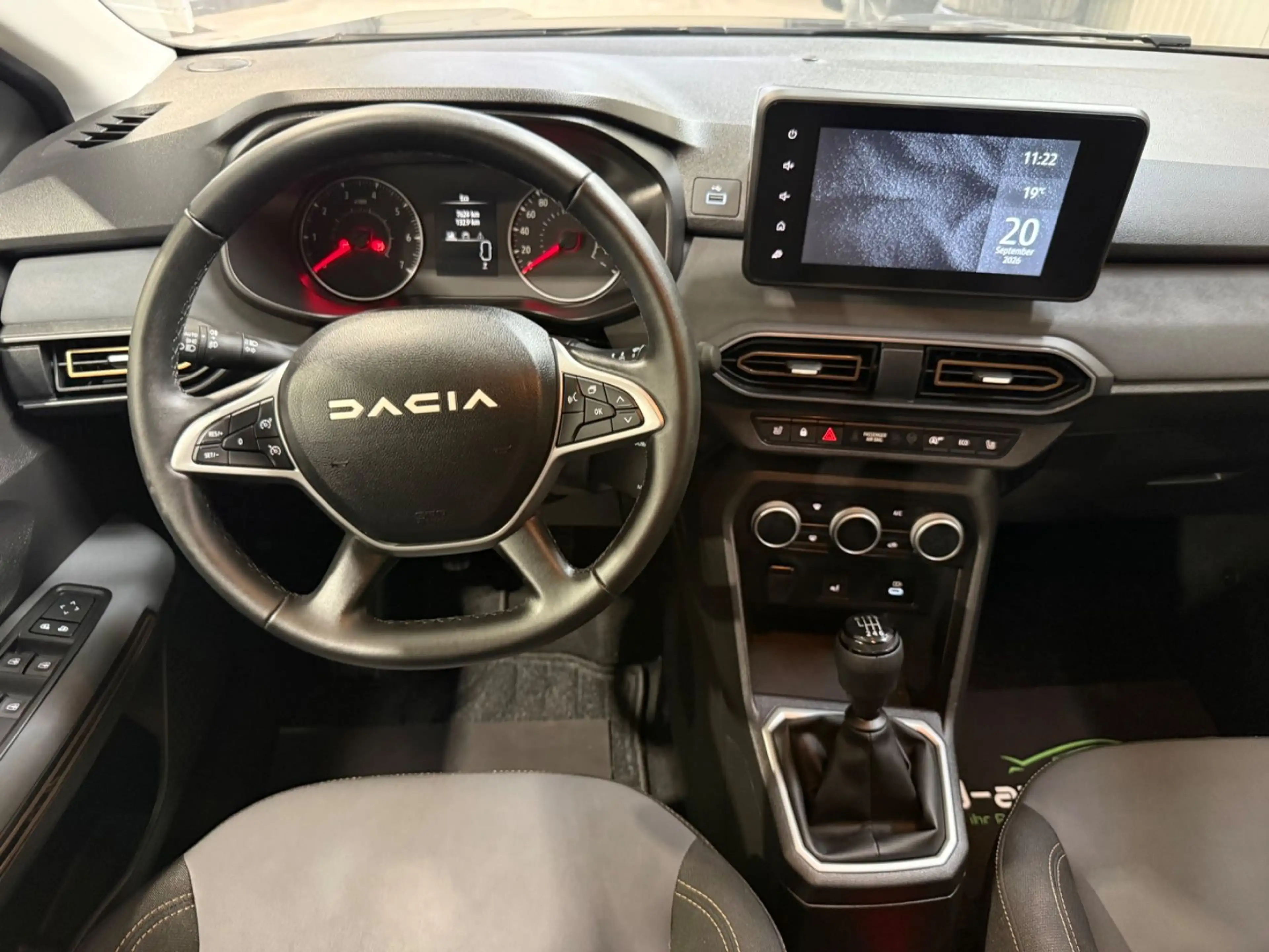 Dacia Jogger TCe 110 Extreme, Kamera, Keyless, wenigKM — photo 8
