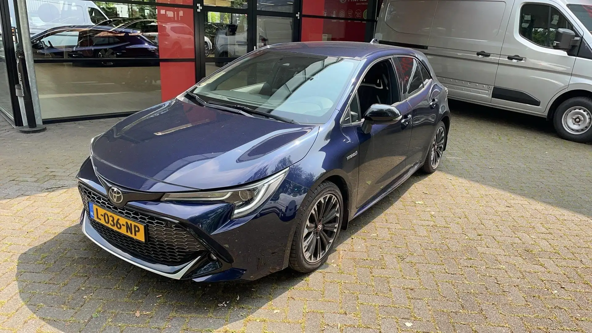 Toyota Corolla 1.8 Hybrid GR-Sport Blauw - 1