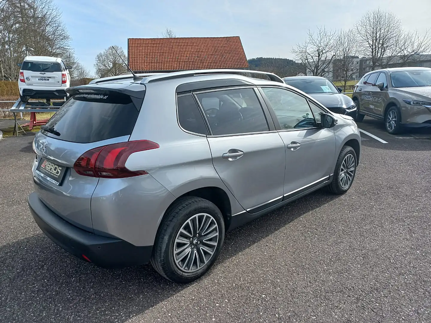 Peugeot 2008 1,2 PureTech 82 Active S&S Grijs - 2