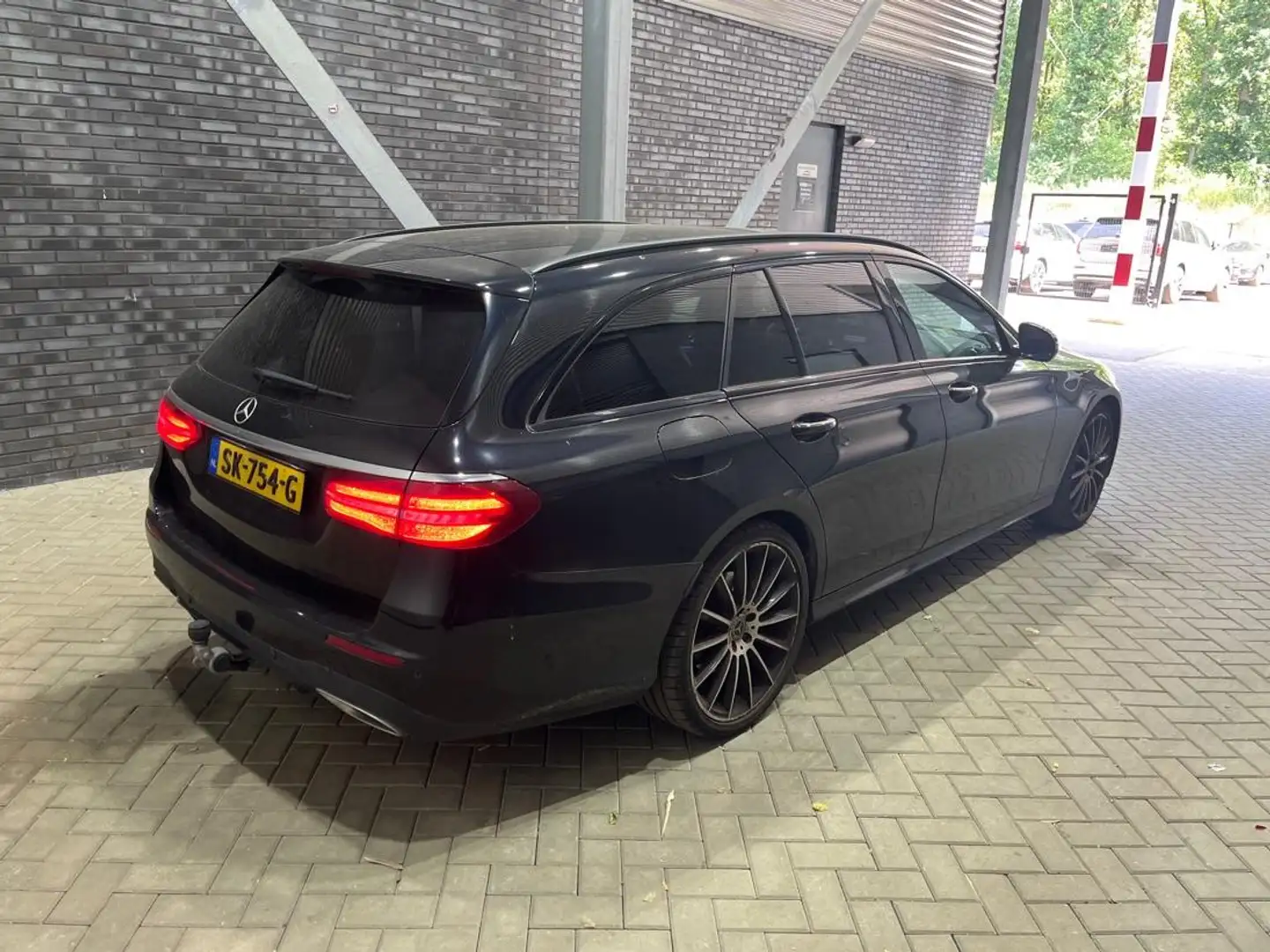Mercedes-Benz E 350 Estate d Premium Plus | Panoramadak | Head-Up | 36 Zwart - 2