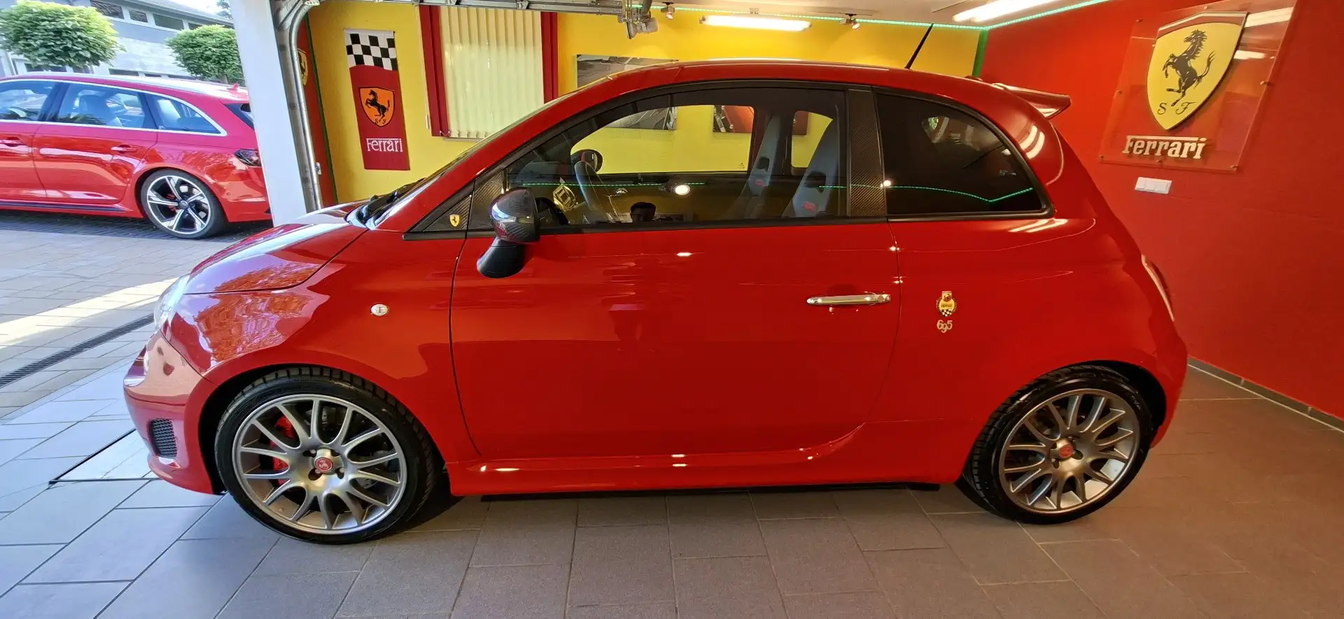 Abarth 695 Tributo Ferrari - Full Set - Nr. 1019 Traumzustand Rouge - 2