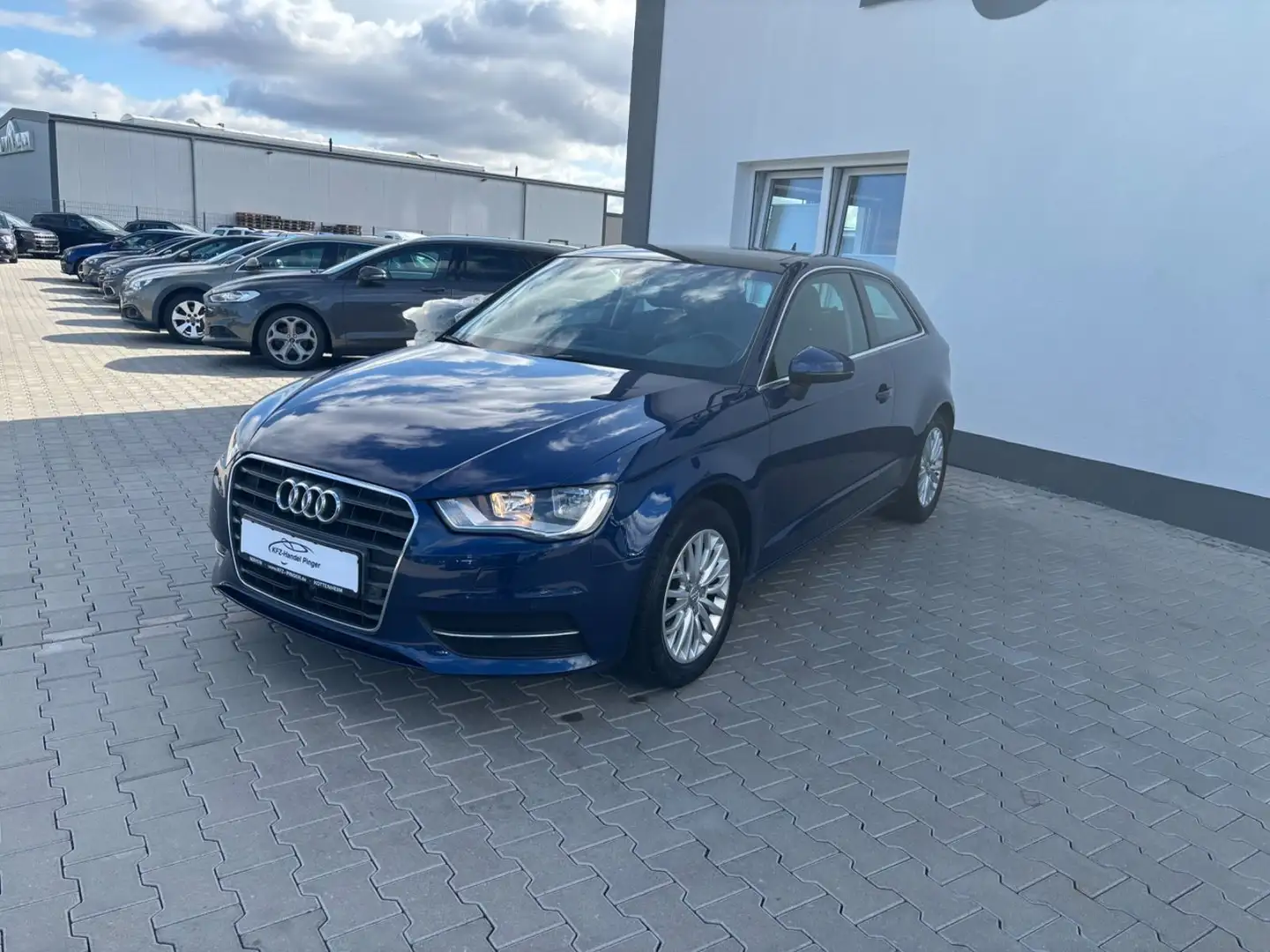 Audi A3 ambiente Blau - 2