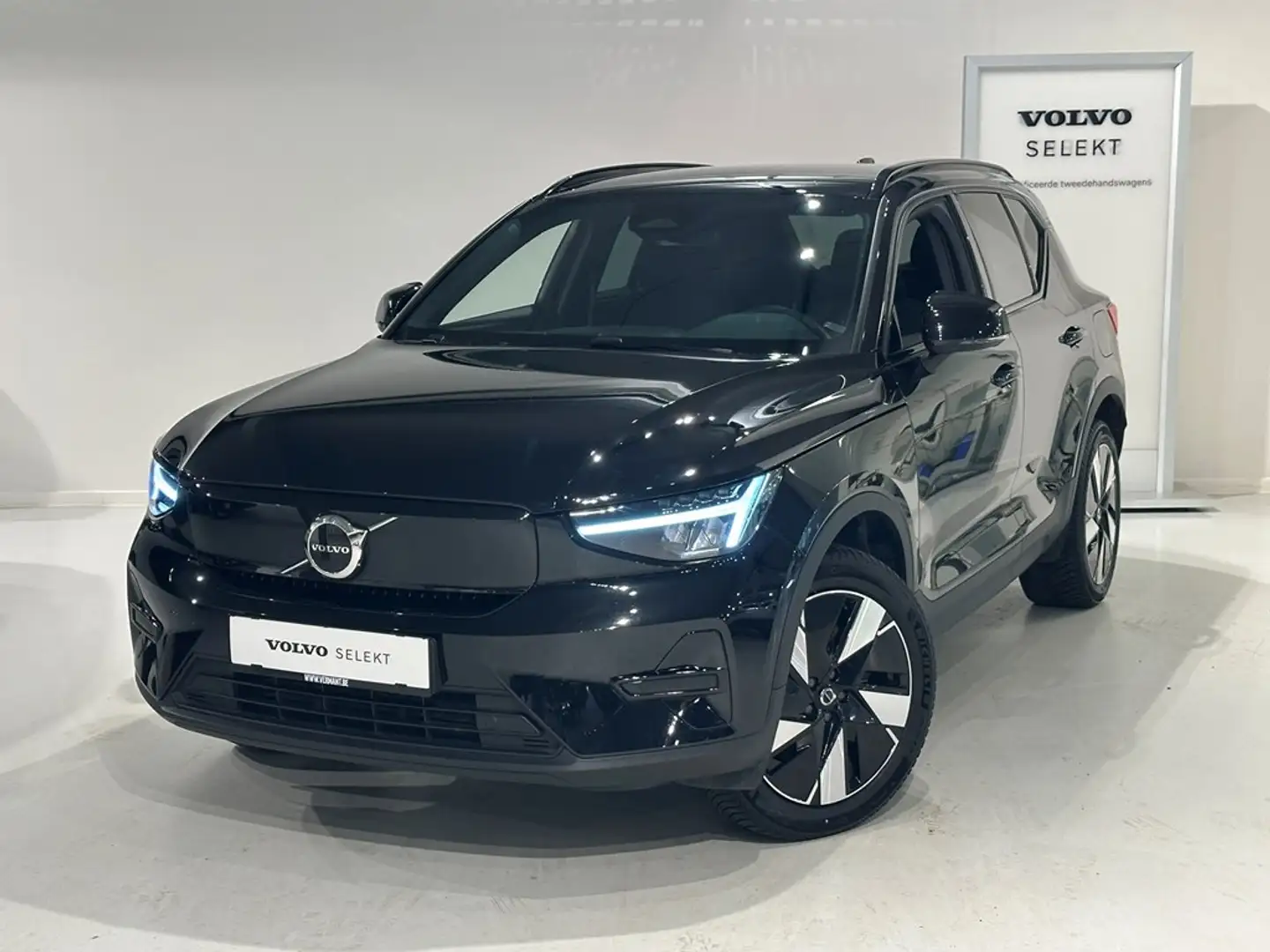 Volvo XC40 Recharge Extended Range Plus Noir - 1
