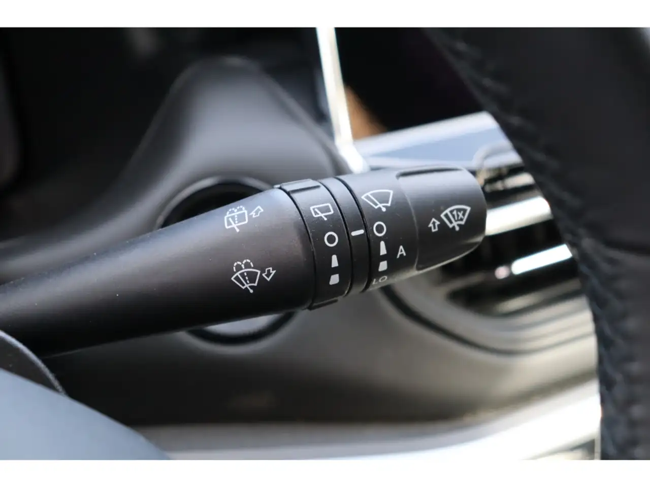 Jeep Compass ALTITUDE e-HYBRID 1.5l 130PS AT SICHERHEIT WINTER 17