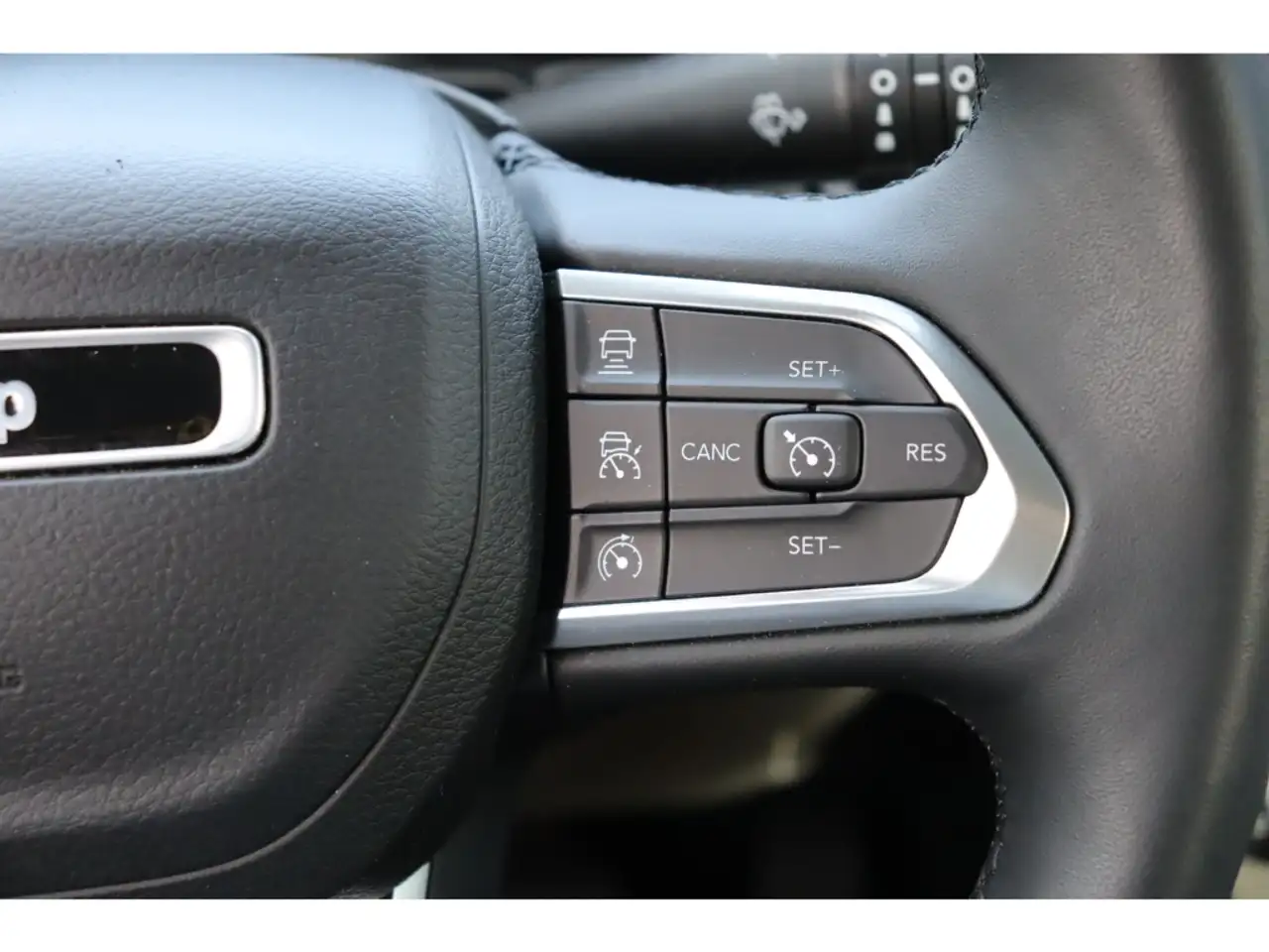 Jeep Compass ALTITUDE e-HYBRID 1.5l 130PS AT SICHERHEIT WINTER 19