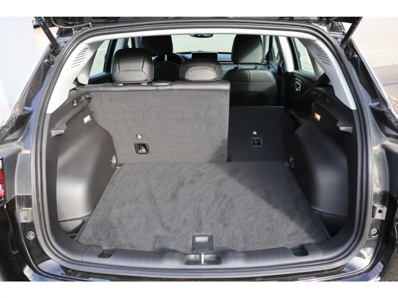 Jeep Compass ALTITUDE e-HYBRID 1.5l 130PS AT SICHERHEIT WINTER 30