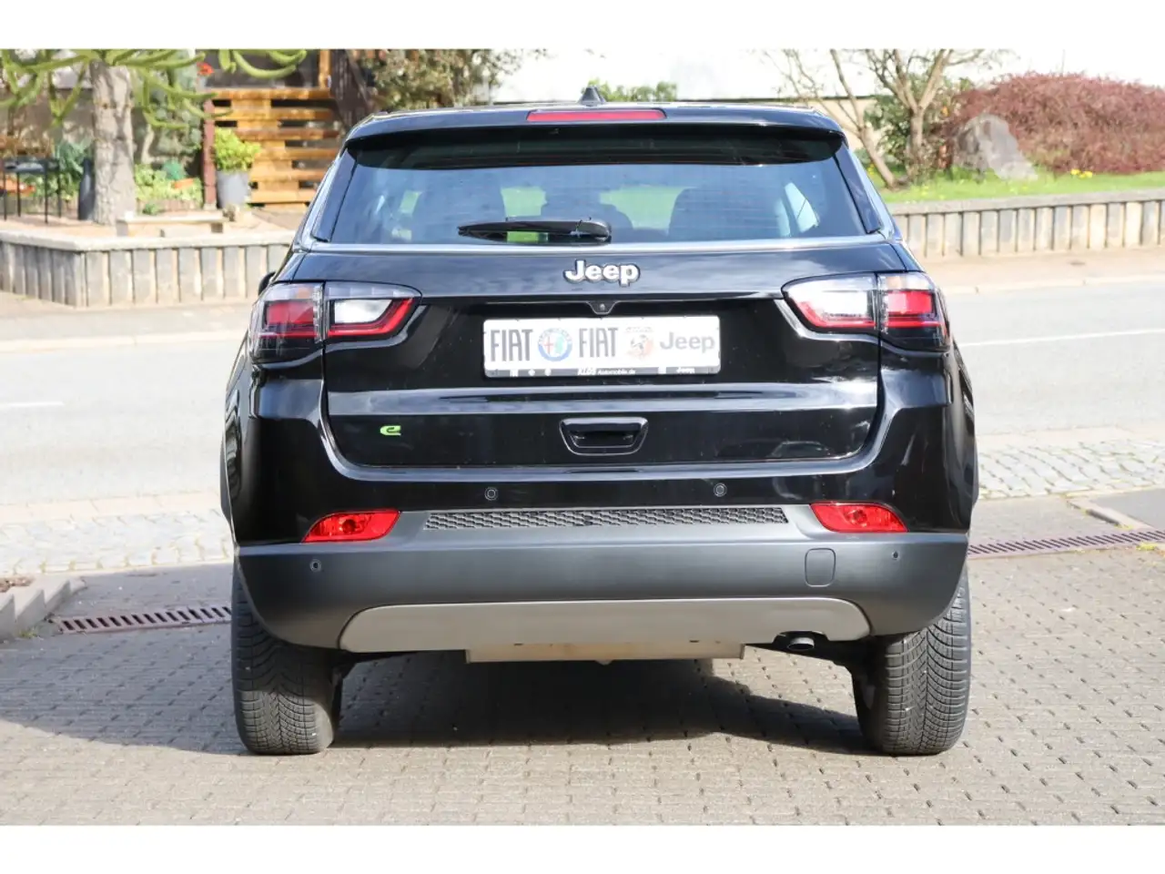 Jeep Compass ALTITUDE e-HYBRID 1.5l 130PS AT SICHERHEIT WINTER 4