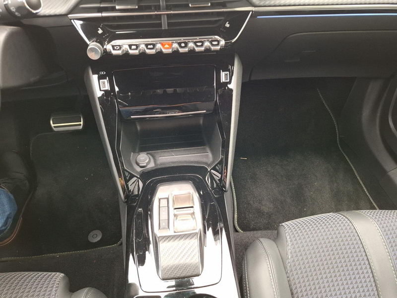 Peugeot e-2008 GT , Standort Geldern — photo 14