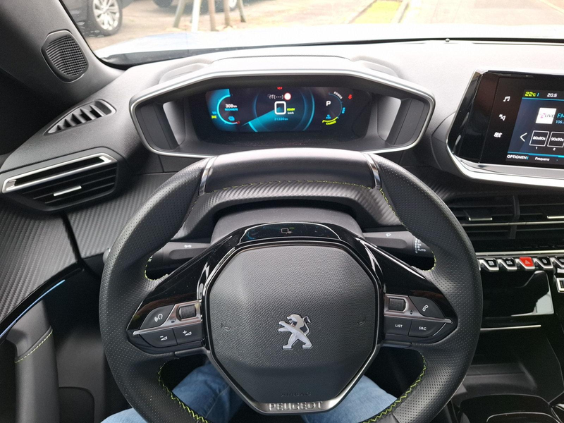 Peugeot e-2008 GT , Standort Geldern — photo 10