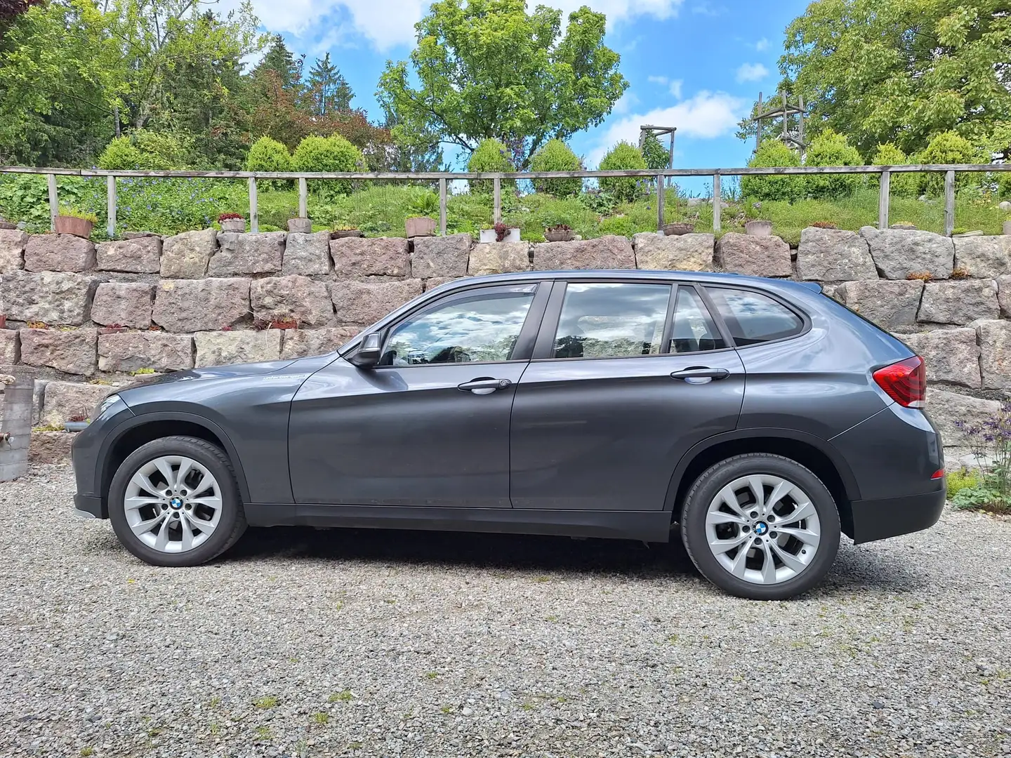 BMW X1 20 d xDrive Gri - 2