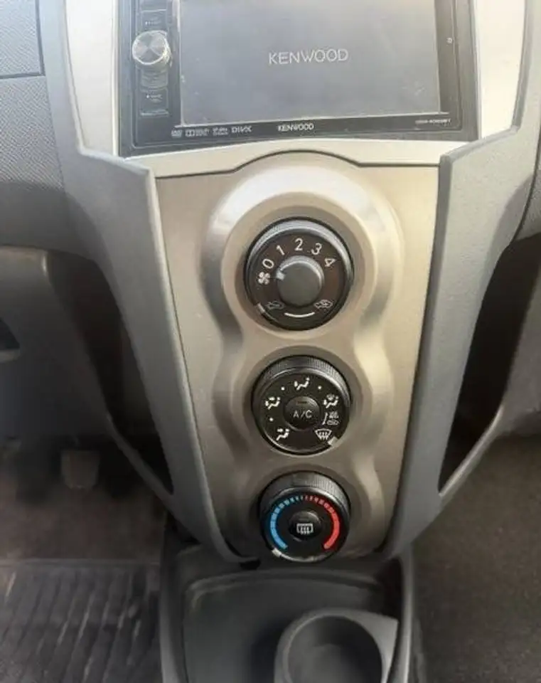 Toyota Yaris Yaris — photo 14