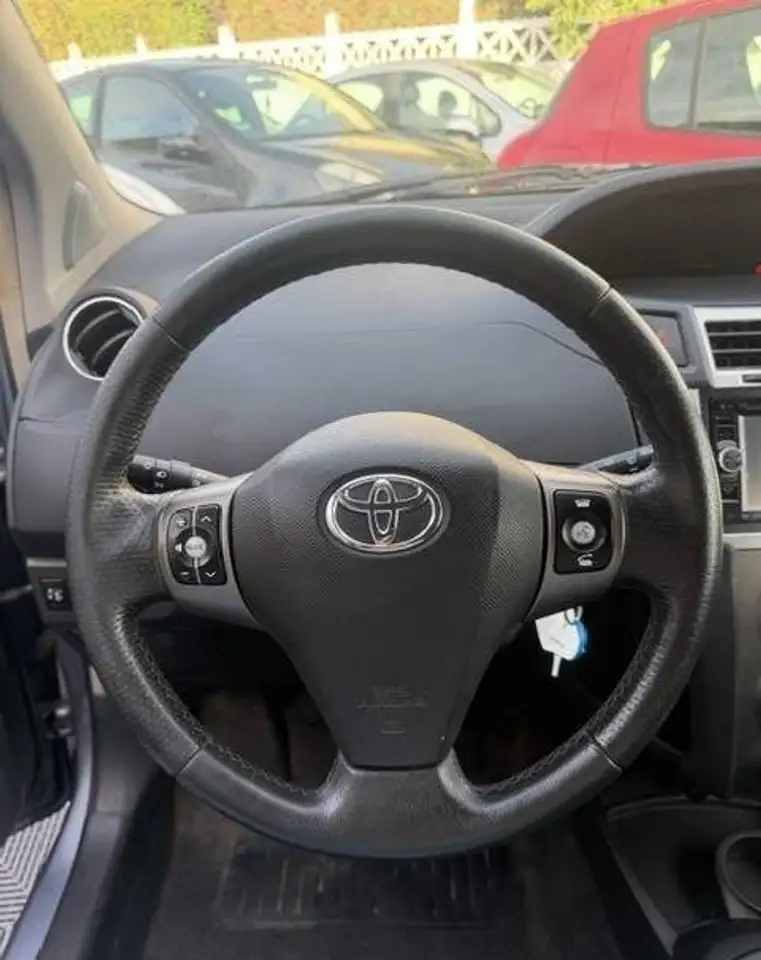 Toyota Yaris Yaris — photo 8