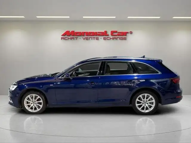 Audi A4 Avant view 11