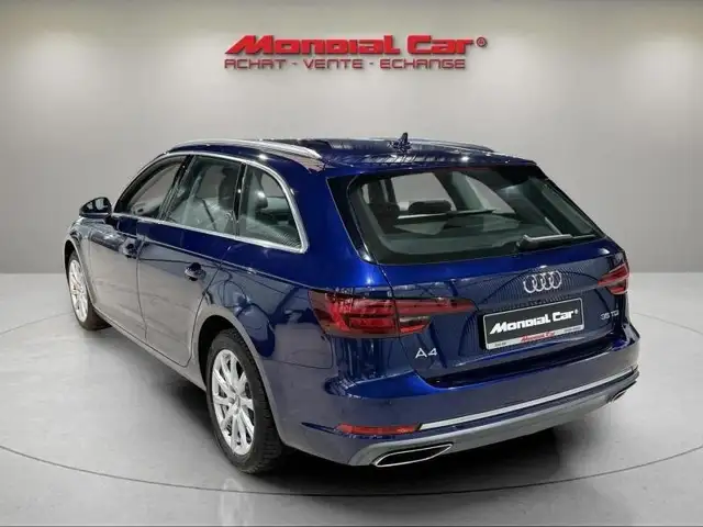 Audi A4 Avant view 10