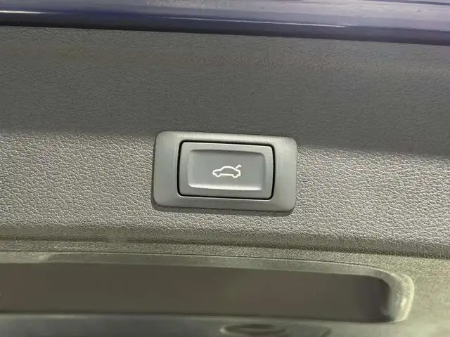 Audi A4 Avant view 9