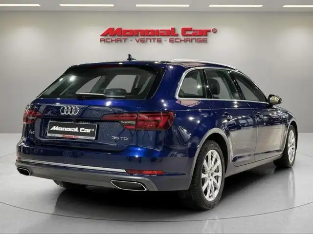 Audi A4 Avant view 6