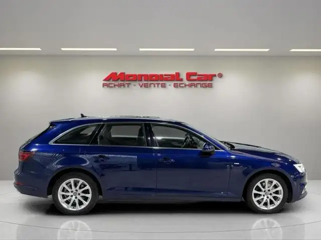 Audi A4 Avant view 5