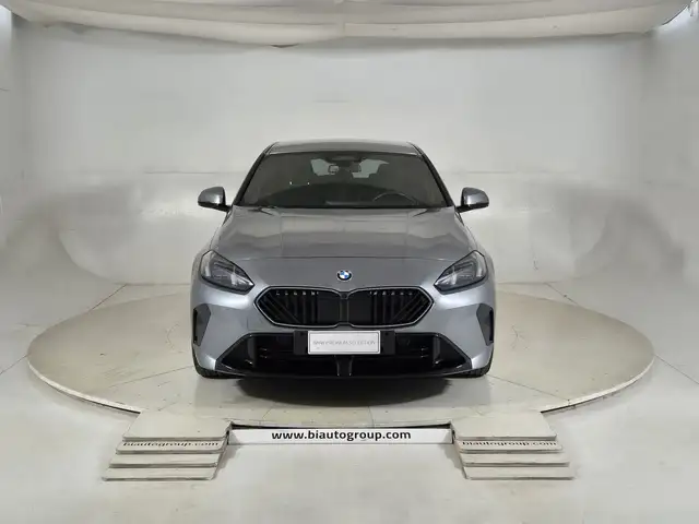 BMW 1 Series view 3