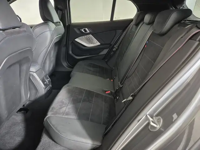 BMW 1 Series view 8