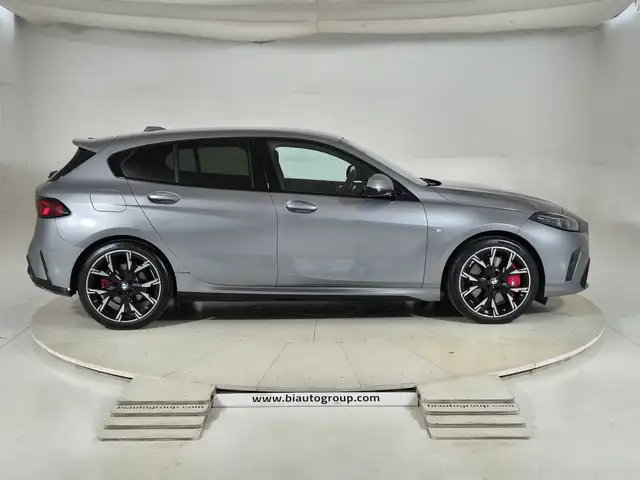 BMW 1 Series view 6