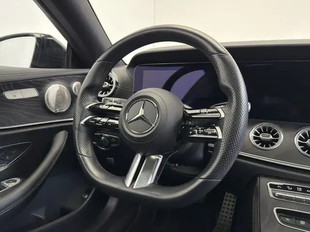 Mercedes-Benz 220 view 12