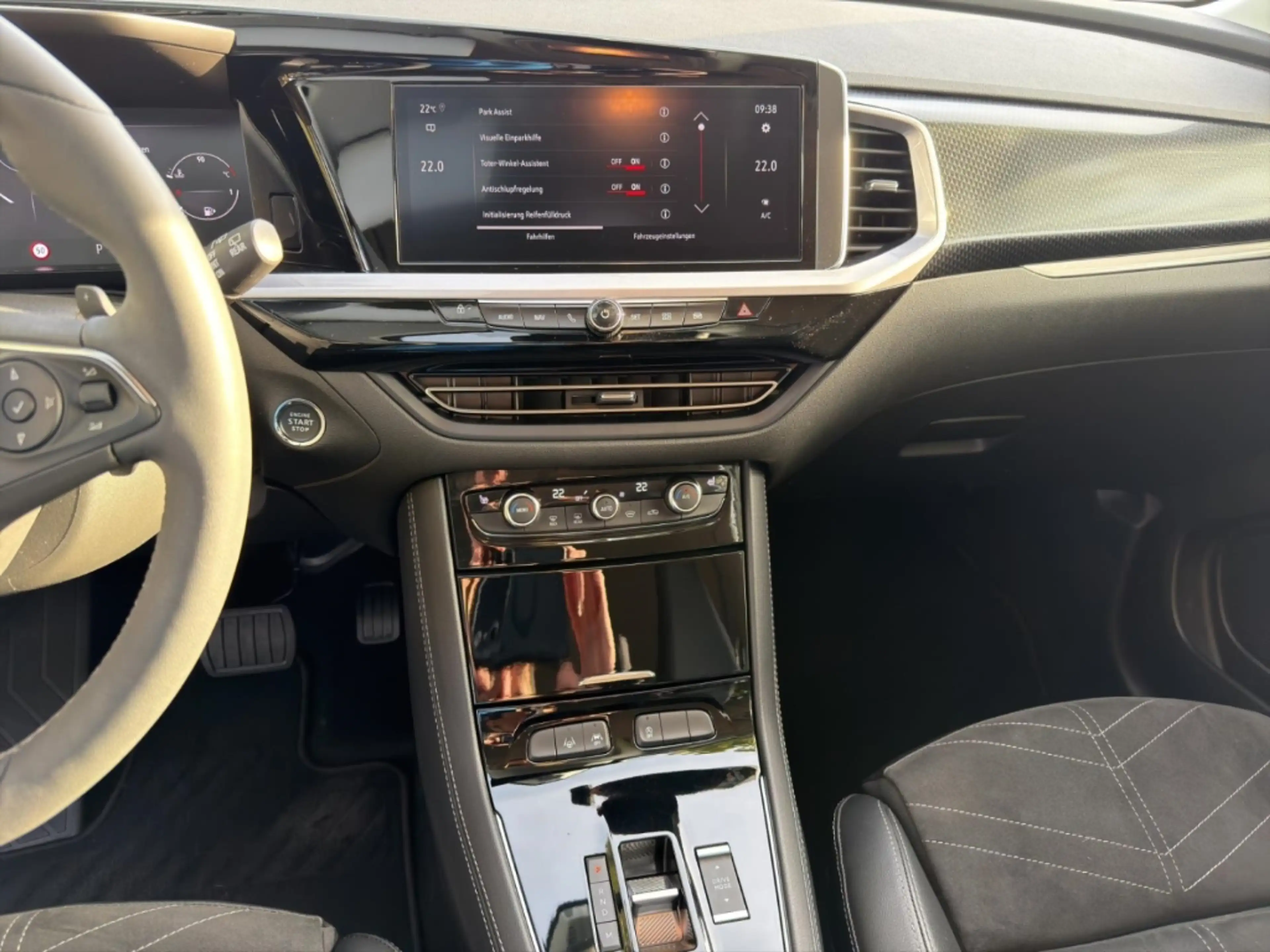 Opel Grandland 1.2 Mild-Hybrid Ultimate AHK-abnehmbar El. Heckkla — photo 12