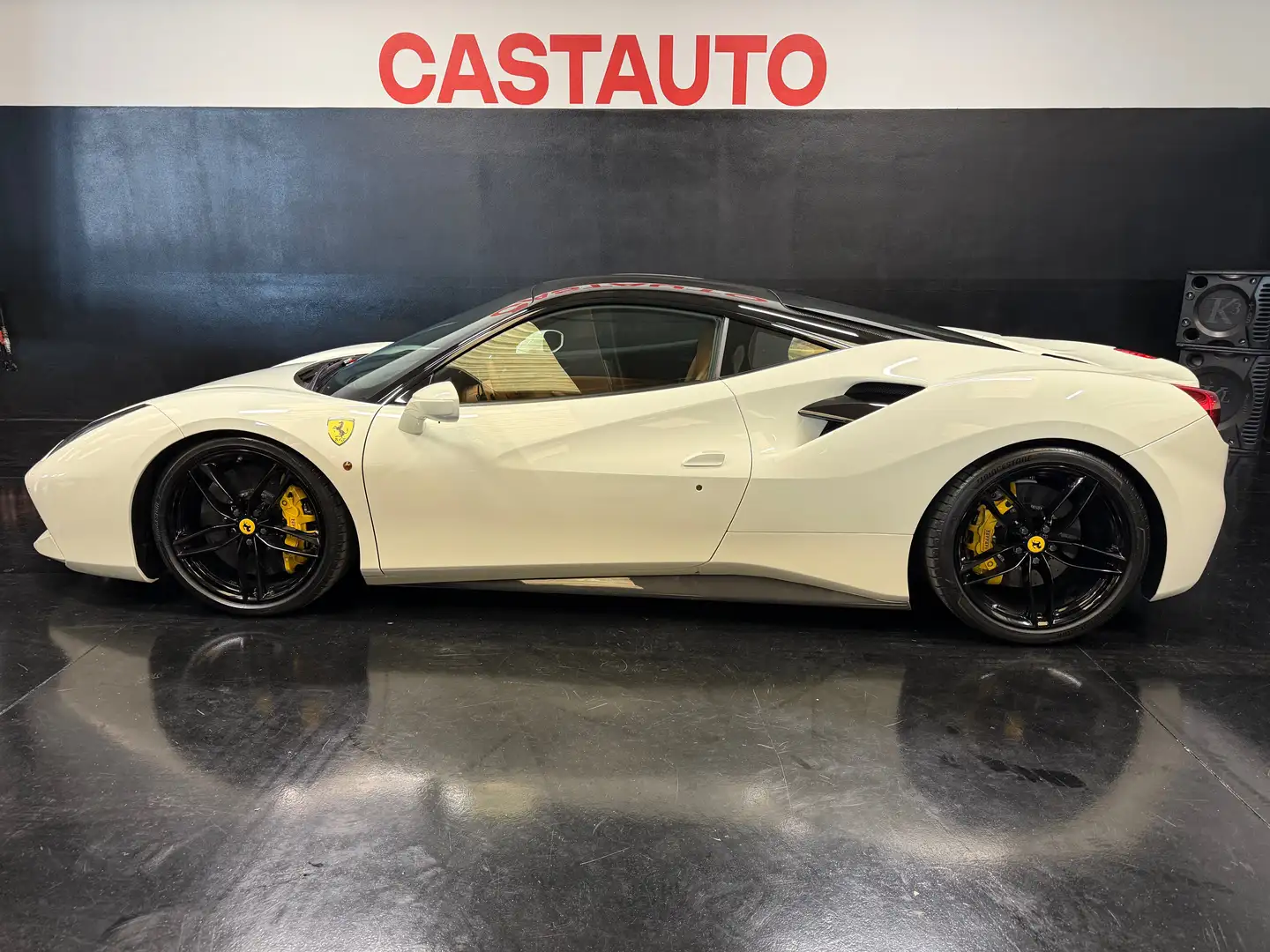 Ferrari 488 488 Coupe 3.9 GTB dct FULL CARBONIO Weiß - 1