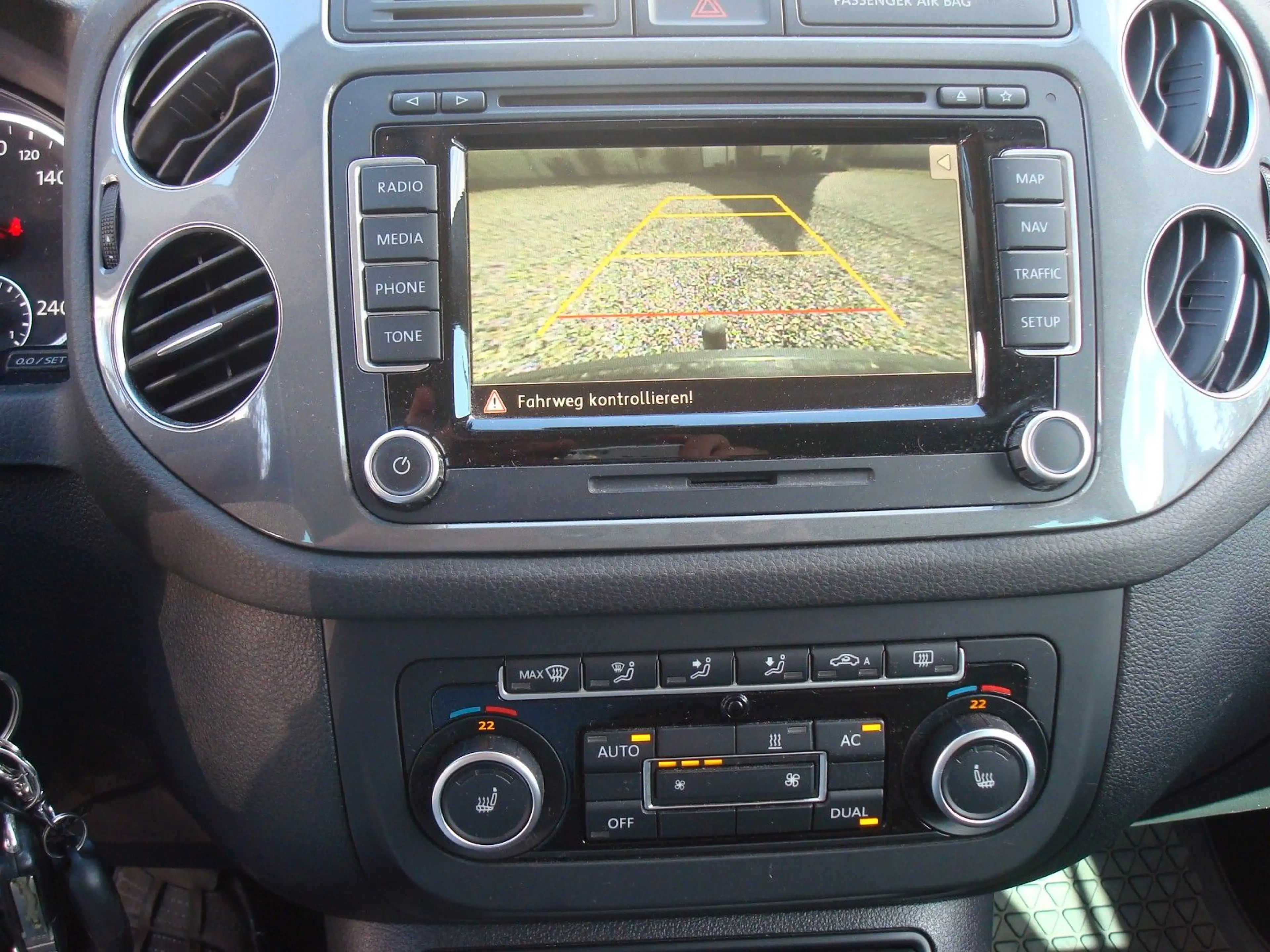 Volkswagen Tiguan 2.0 TDI 125kW 4MOTION — photo 12