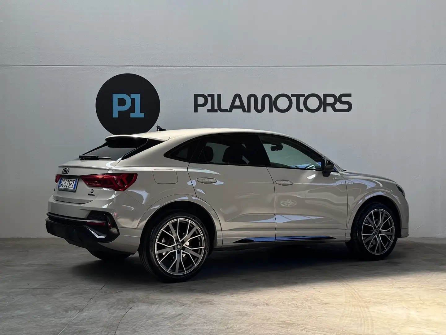 Audi Q3 SPB 40 TDI quattro S tronic S line edition Gris - 2