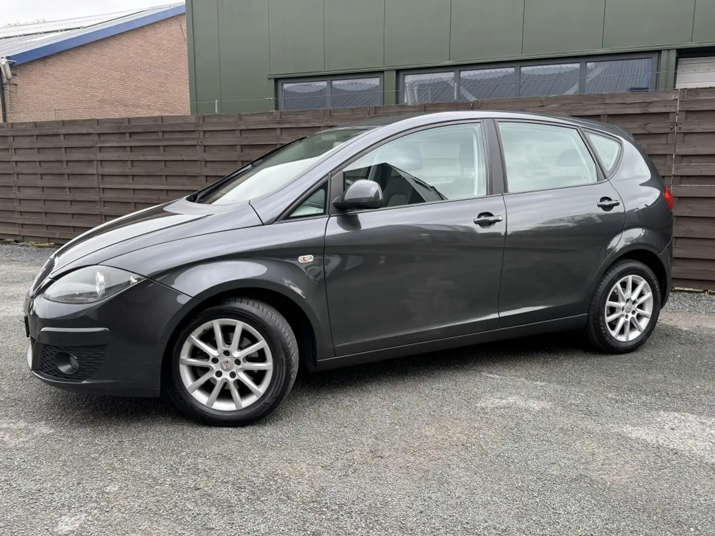 SEAT Altea 1.6 Style / AC / BT / CARPLAY / PDC / NAP Сірий - 2