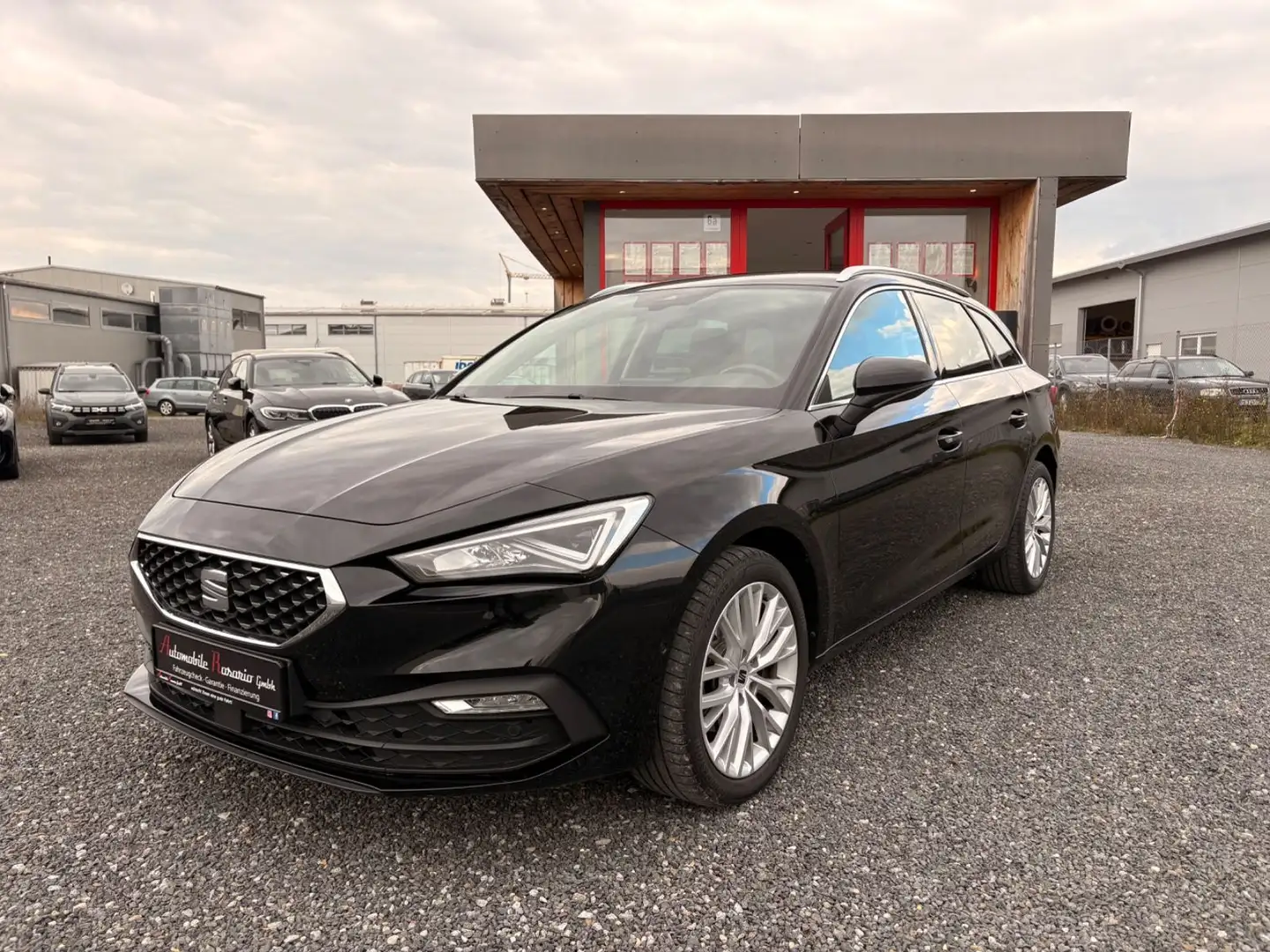 SEAT Leon Sportstourer Xcellence Schwarz - 1