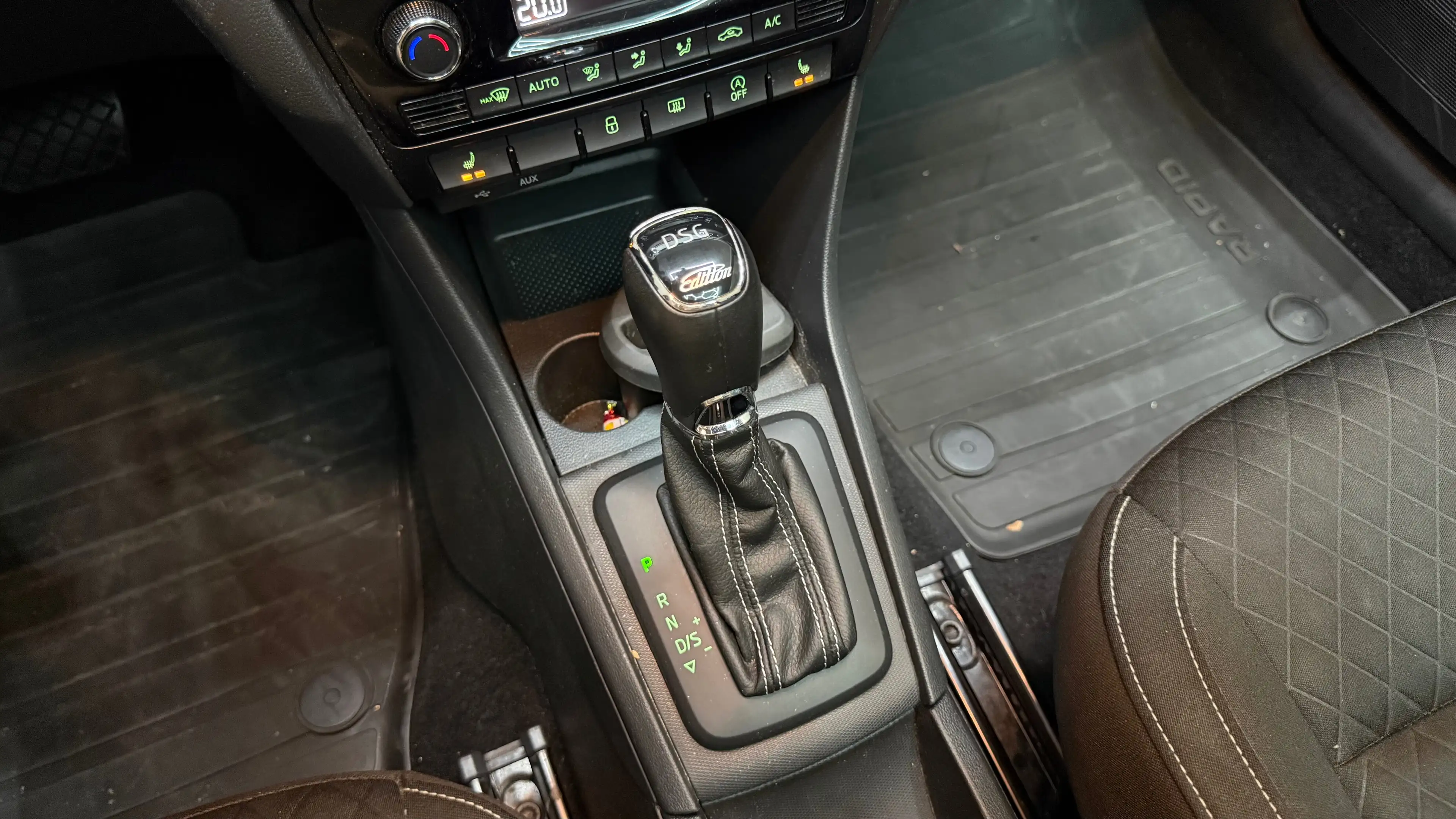 Skoda Rapid/Spaceback Active 1.4 TDI DSG Pano, Xenon, PDC, TÜV NEU! — photo 8