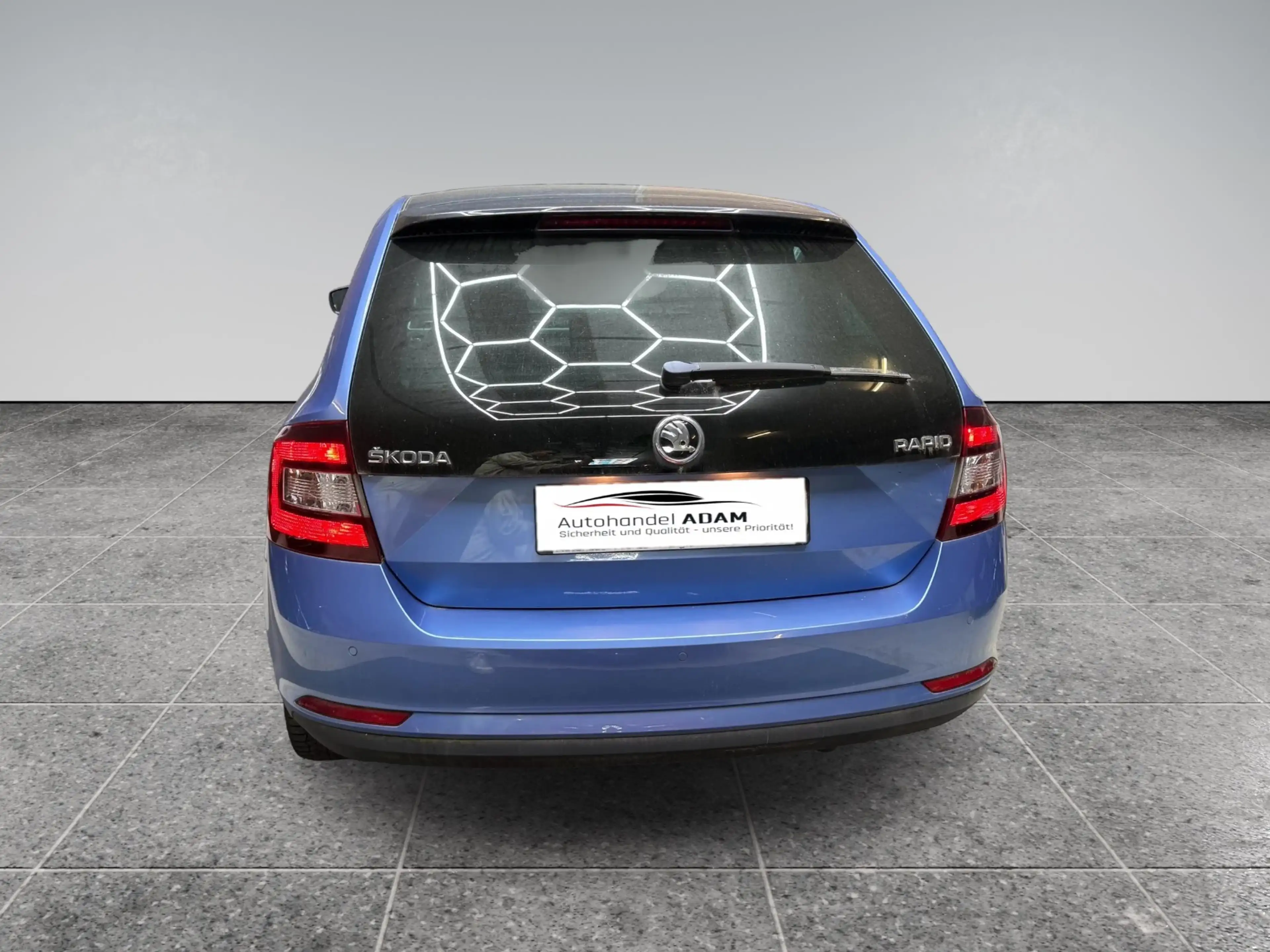 Skoda Rapid/Spaceback Active 1.4 TDI DSG Pano, Xenon, PDC, TÜV NEU! — photo 4
