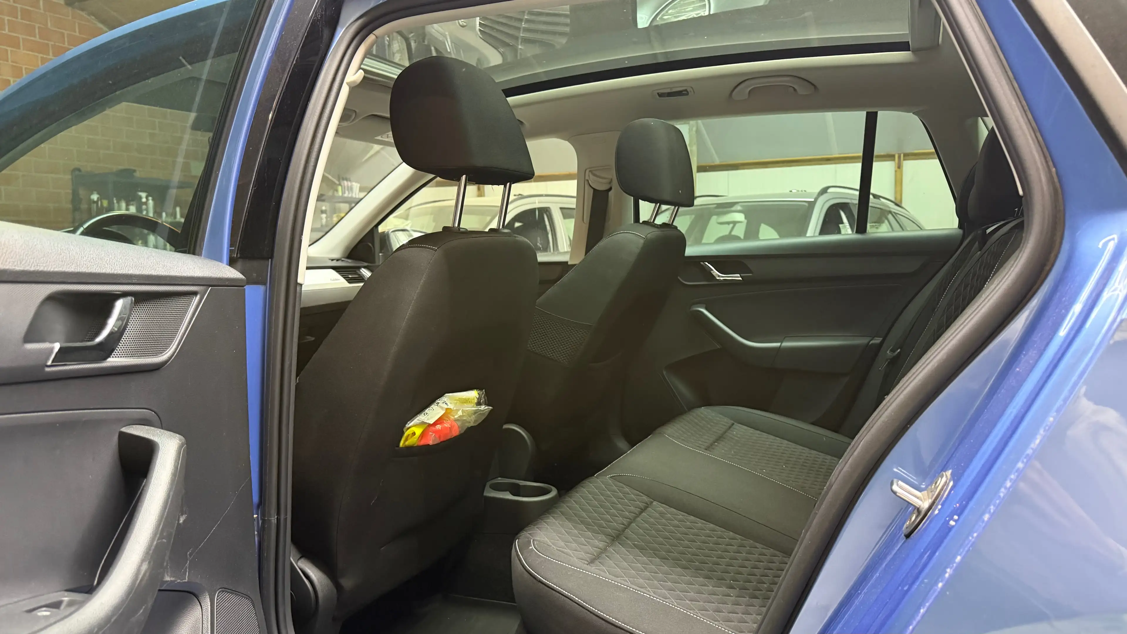 Skoda Rapid/Spaceback Active 1.4 TDI DSG Pano, Xenon, PDC, TÜV NEU! — photo 7