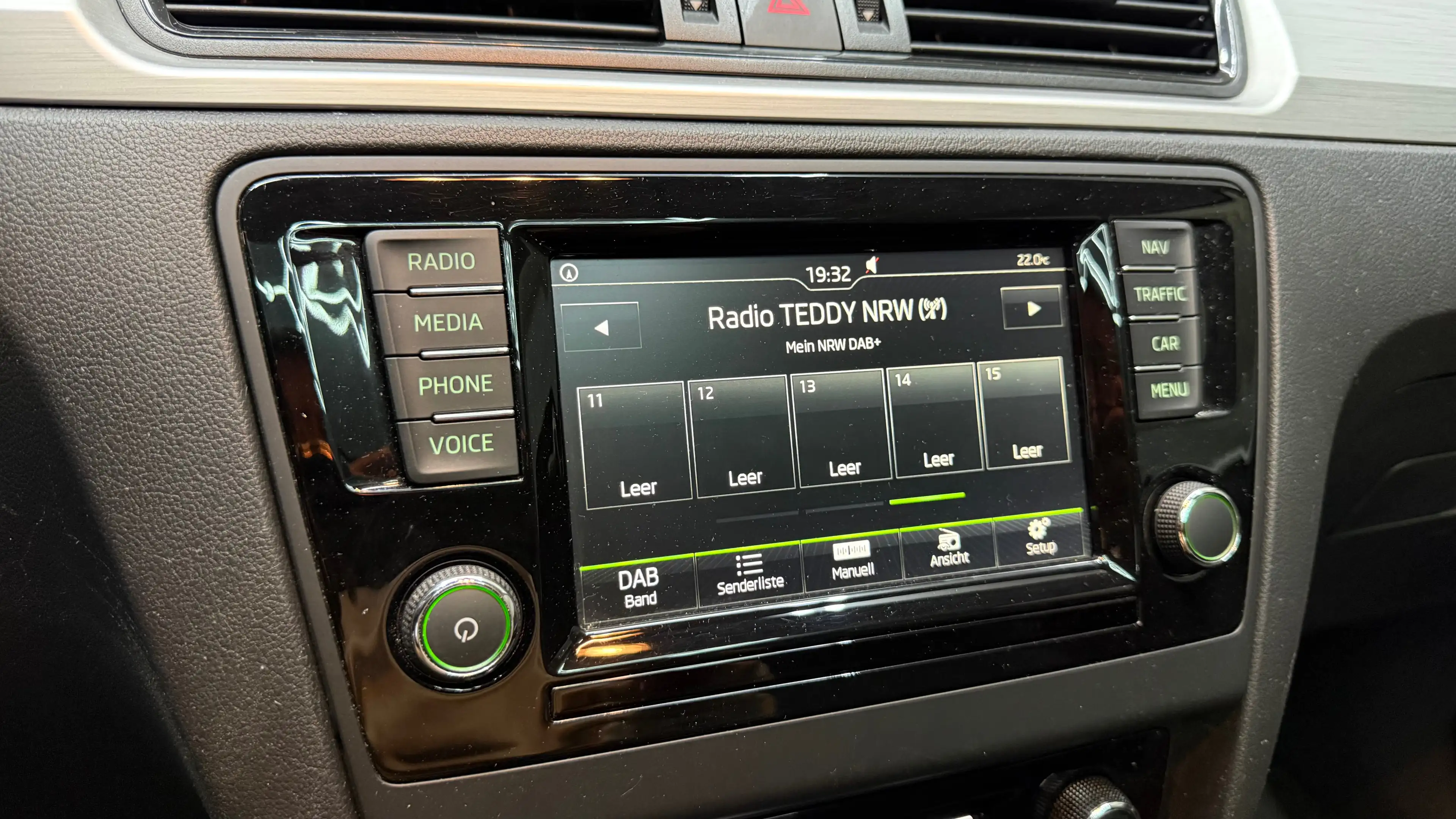 Skoda Rapid/Spaceback Active 1.4 TDI DSG Pano, Xenon, PDC, TÜV NEU! — photo 10