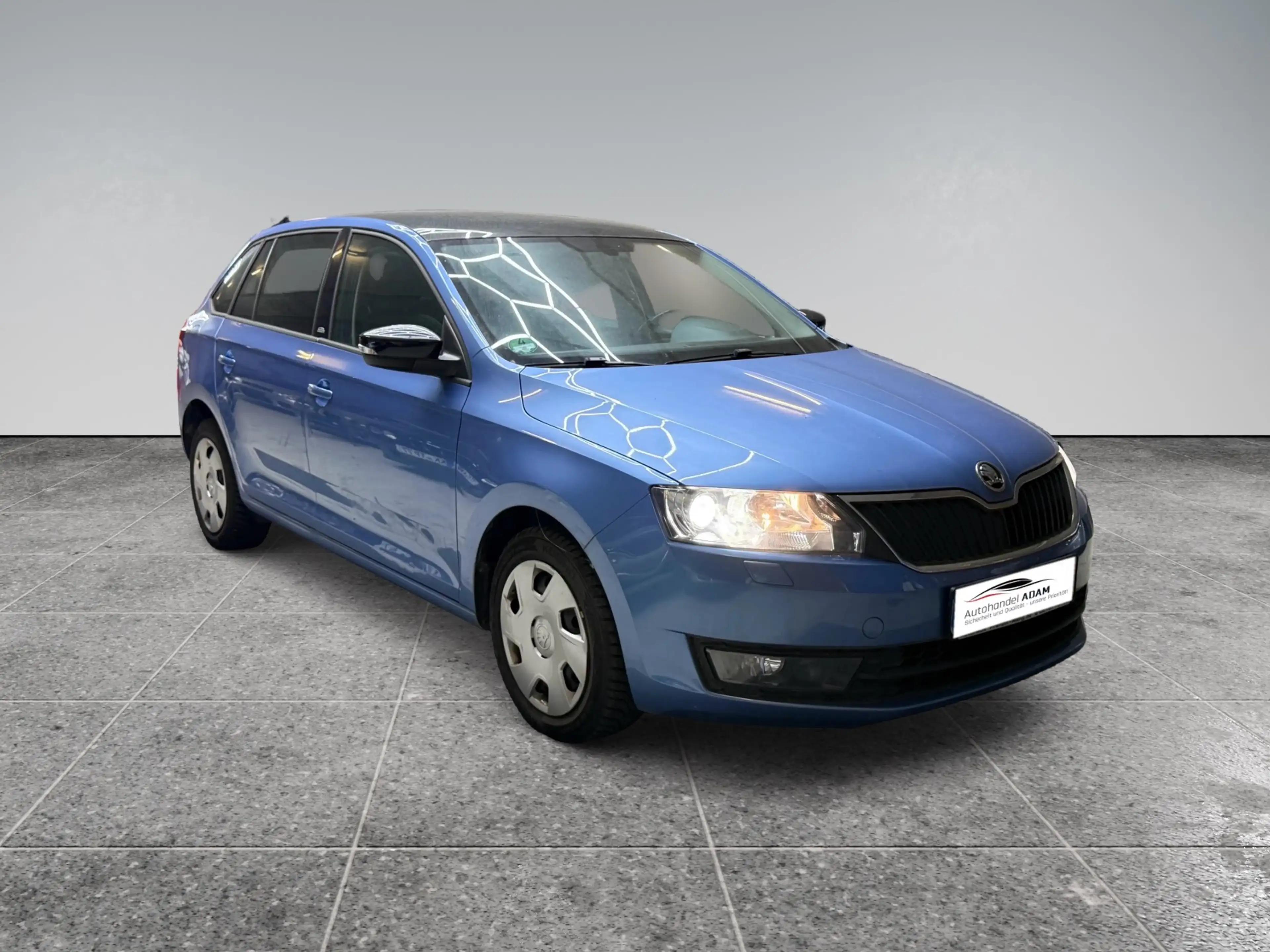 Skoda Rapid/Spaceback Active 1.4 TDI DSG Pano, Xenon, PDC, TÜV NEU! — photo 2