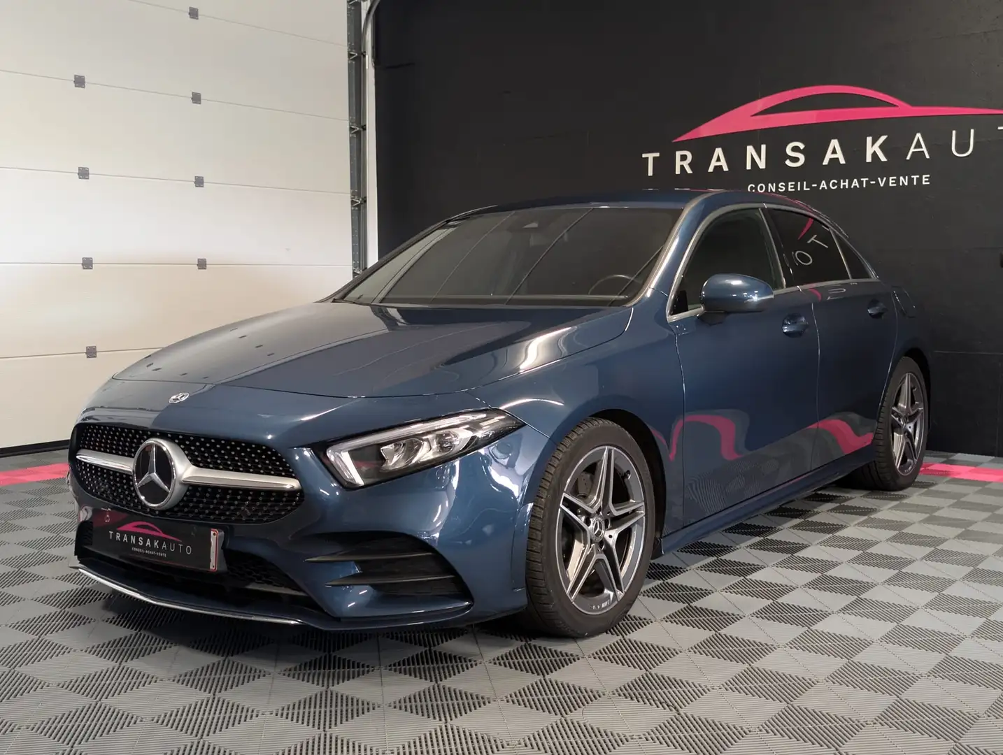 Mercedes-Benz A 220 A 220 d AMG Line **CAM-SIEGES SPORT-GARANT. 1AN** Blauw - 2