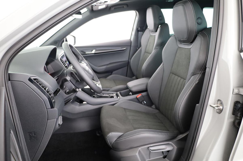 Skoda Karoq Sportline 4x4 2.0 TSI DSG Sportline, Pano, AHK,... — photo 11