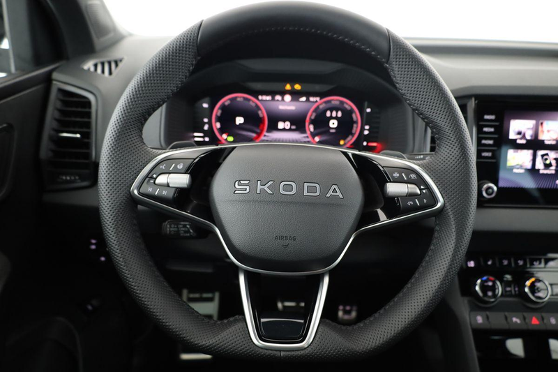 Skoda Karoq Sportline 4x4 2.0 TSI DSG Sportline, Pano, AHK,... — photo 5